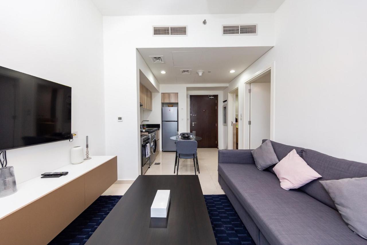 Beautiful 1br W/golf Views - Damac Hills *