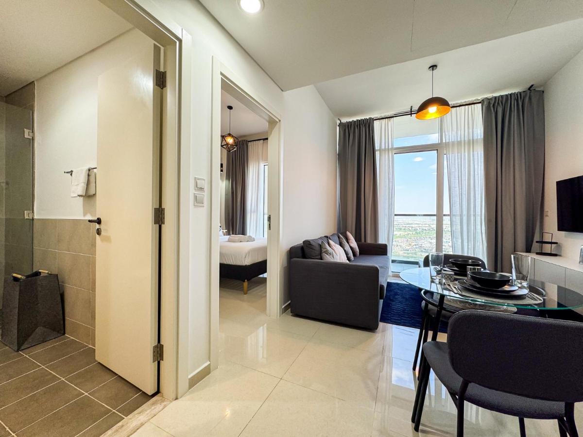 Beautiful 1br W/golf Views - Damac Hills Dubai
