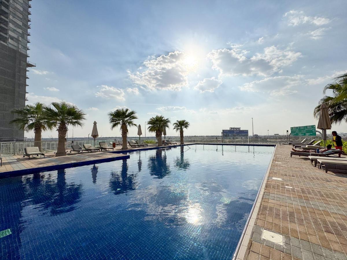 Beautiful 1br W/golf Views - Damac Hills Apartment