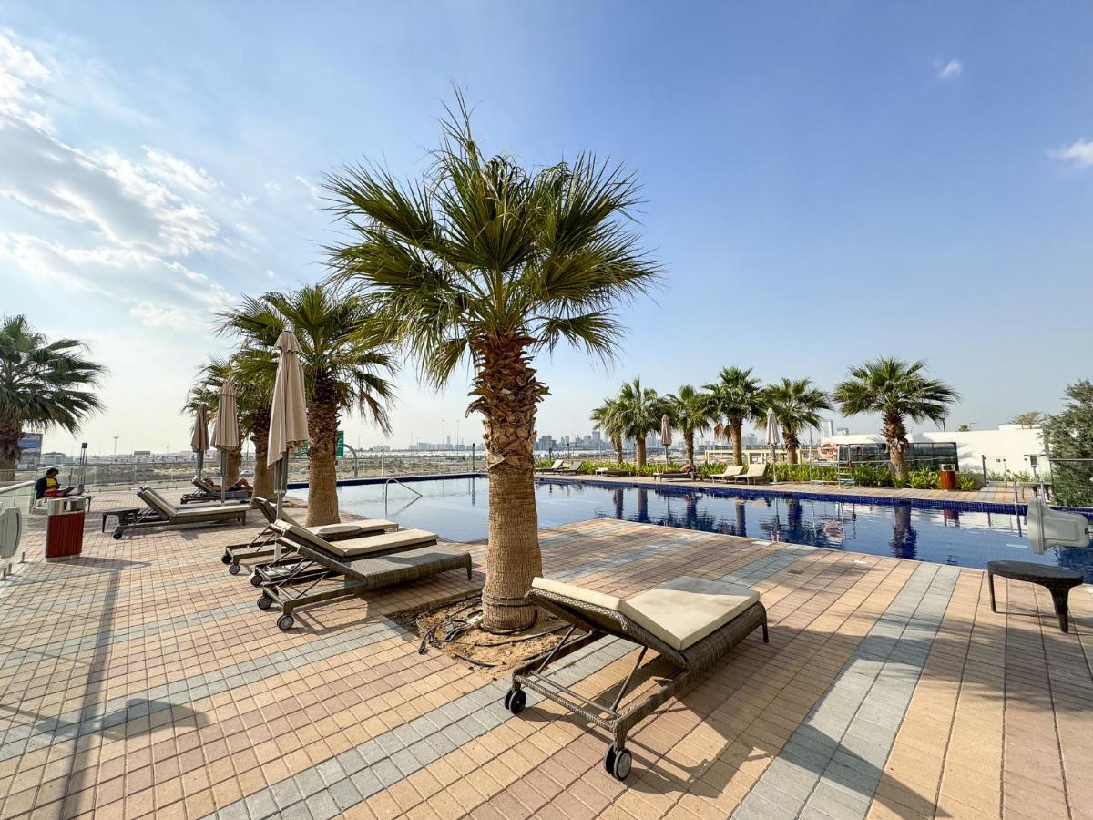 Beautiful 1br W/golf Views - Damac Hills Dubai